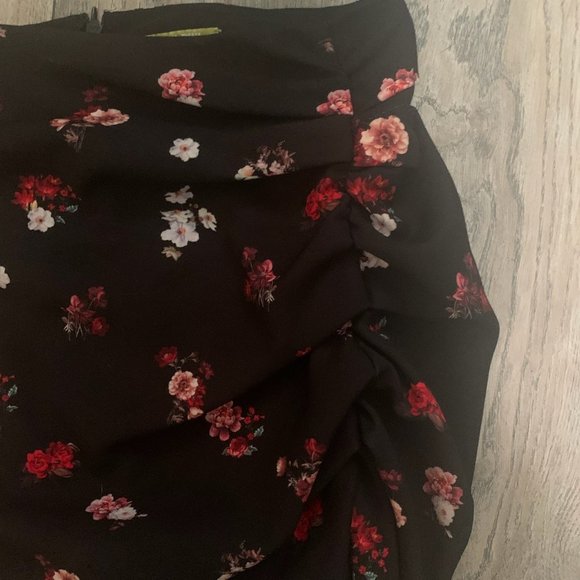 GIANNI BINI‎ RUCHED SIDE SLIT LINED FLORAL SKIRT XS - Picture 2 of 13